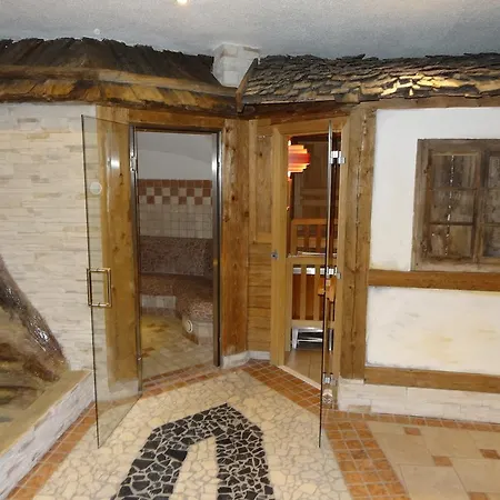 בית הארחה Haus Karin 3*